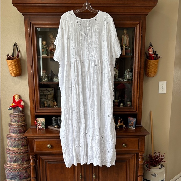 Young Fabulous & Broke White Eyelet Maxi Dress - Picture 4 of 5